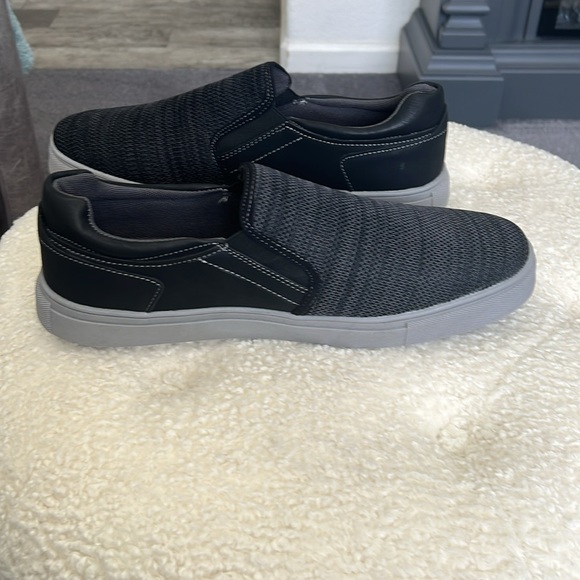 Men’s size 11 Deer Stags Bryce Black memory foam slip on shoes. - Picture 3 of 9